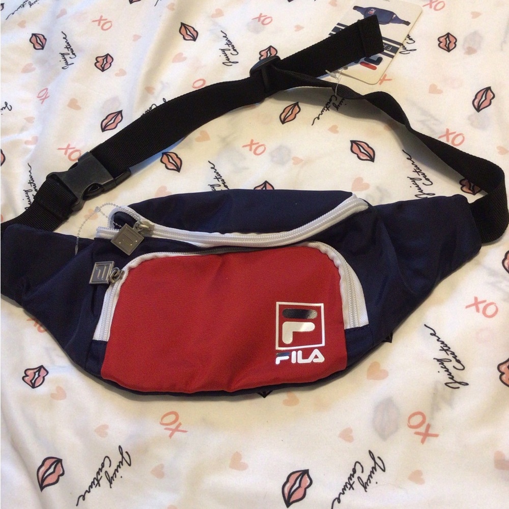 Fanni pack new never used smoke freehome